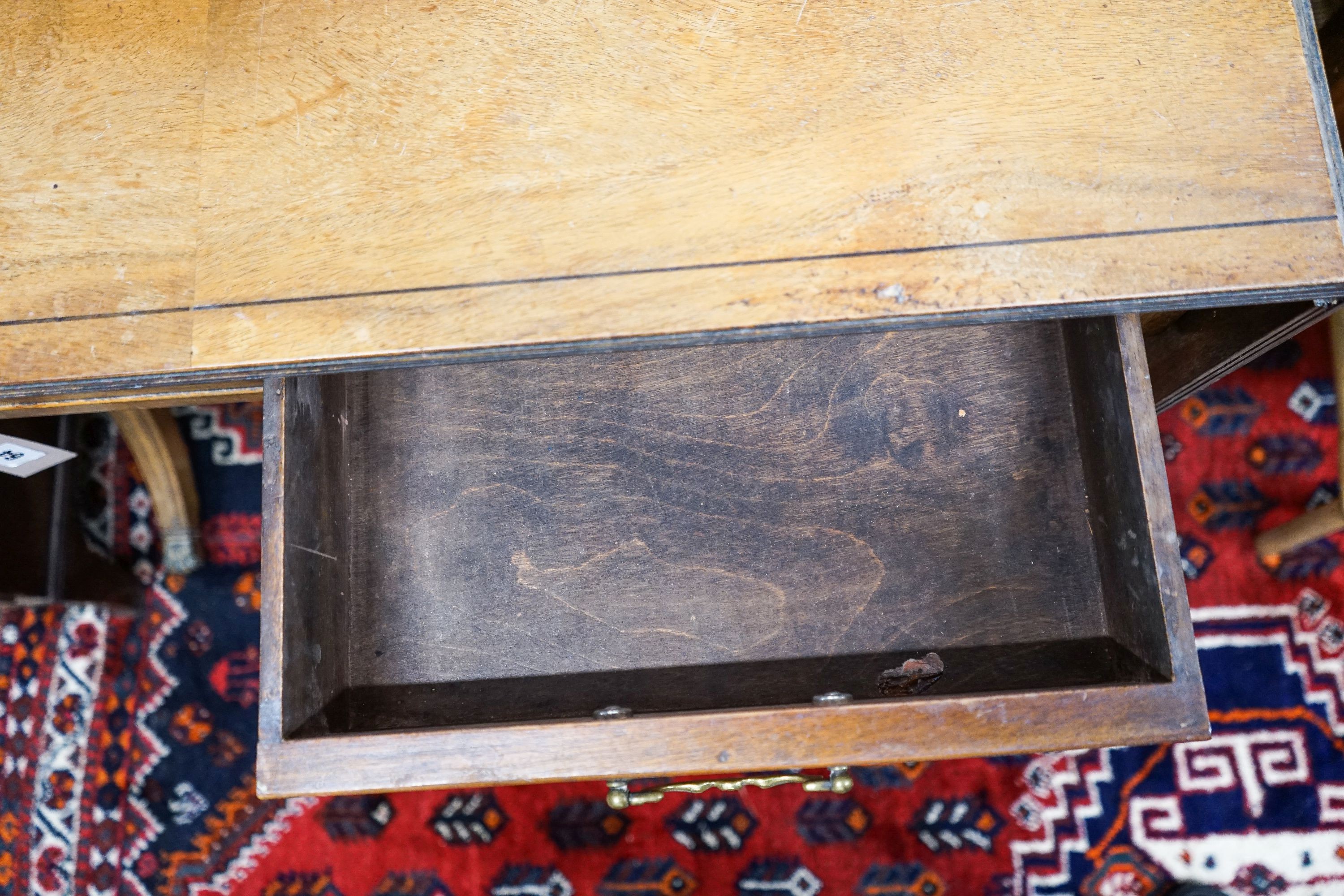 A reproduction inlaid mahogany sofa table, width 88cm, depth 55cm, height 74cm